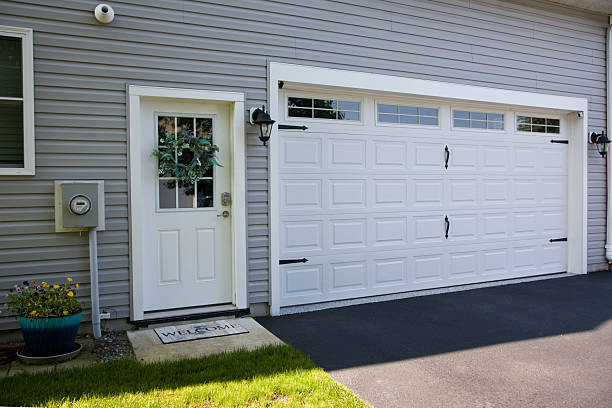 24/7 Emergency Garage Door Panel Replacement experts in Carrington, ND